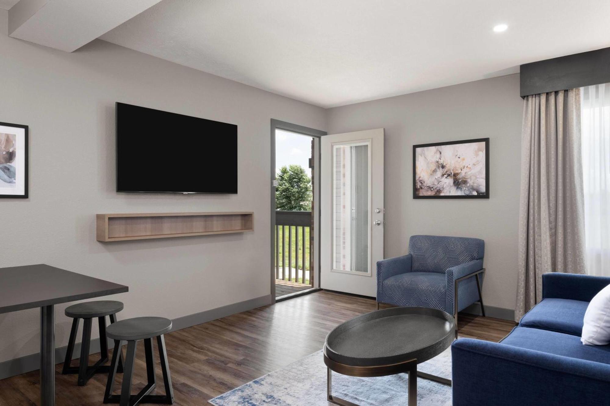 One-Bedroom King Suite Non-Smoking