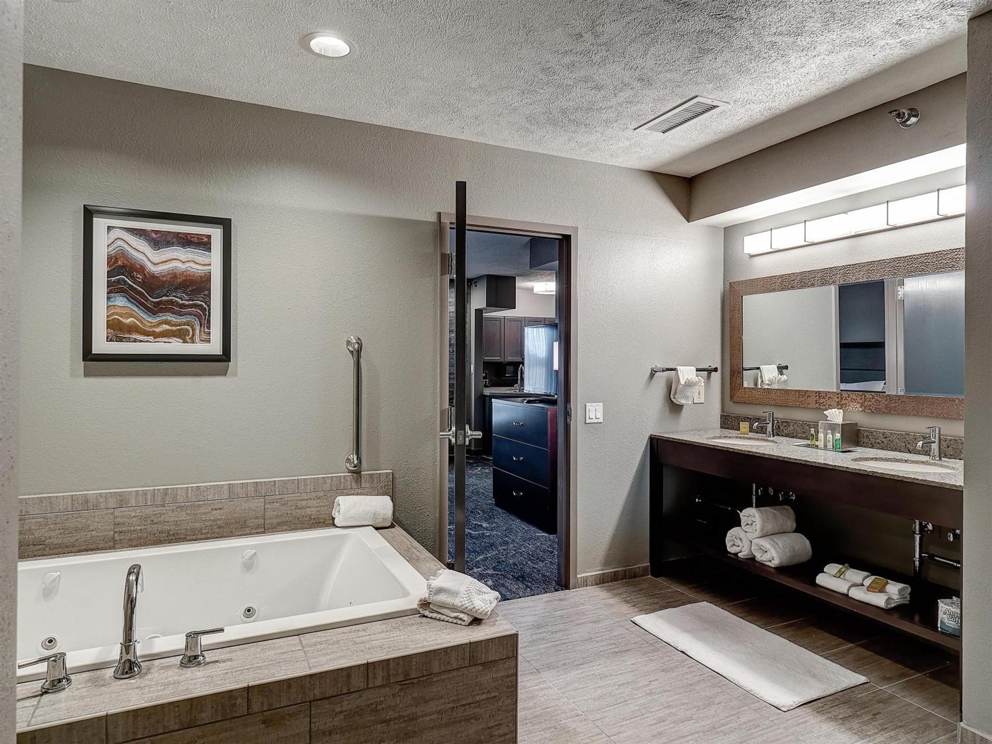 Junior Presidential Suite