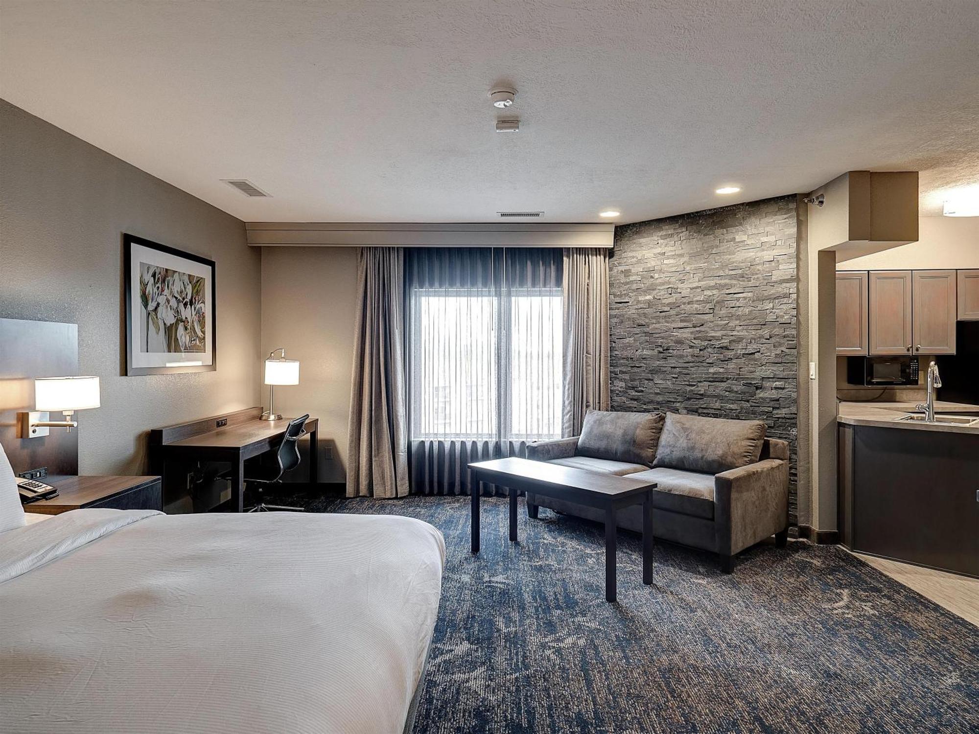 Junior Presidential Suite