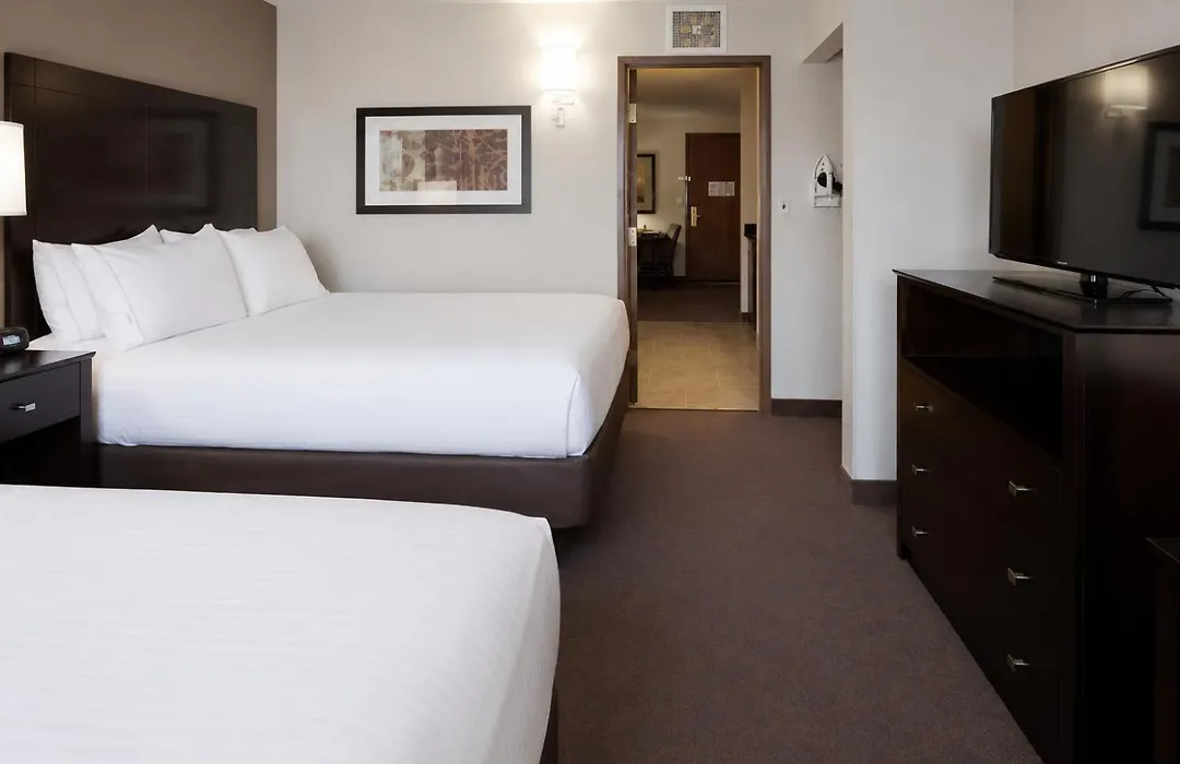 Holiday Inn Express & Suites Bloomington West By Ihg-1